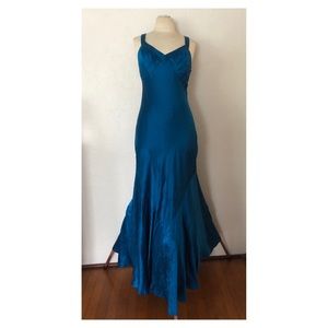 Gorgeous Teal Blue High End Evening Gown